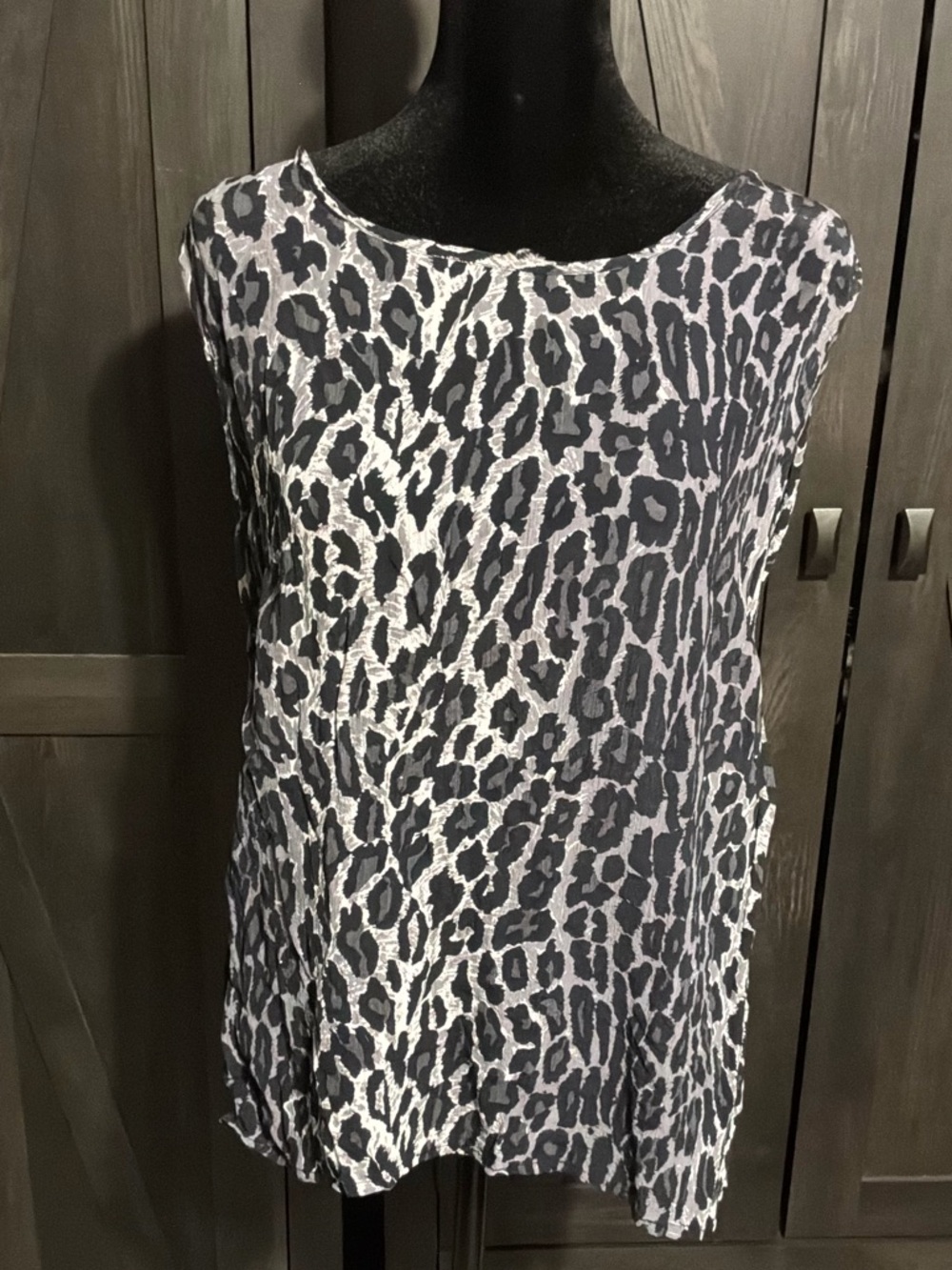 2 piece Women's Sleeveless Leopard Print Tank Top - and tunic Black and White